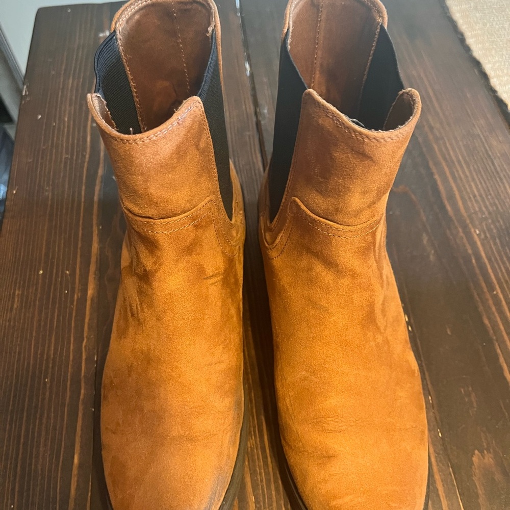 Tan Ankle Boots with Suede Texture and Streamlined Silhouette